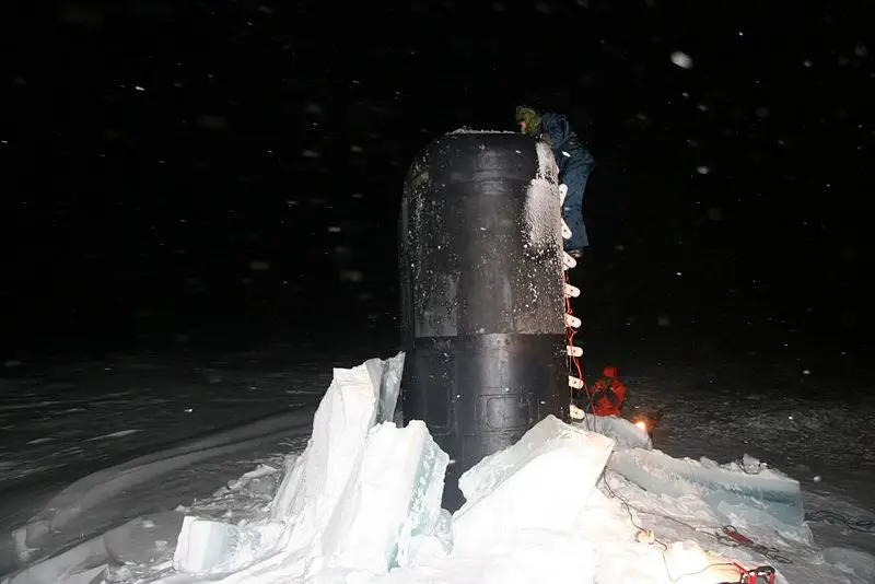 File:Chralotte Northpole.jpg
