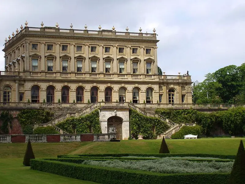File:Cliveden, June 2005.JPG