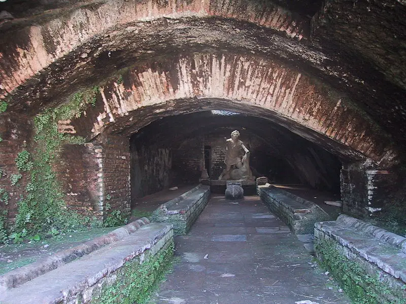 File:Ostia Antica Mithraeum.jpg