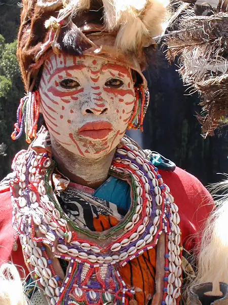 File:KikuyuWoman.jpg