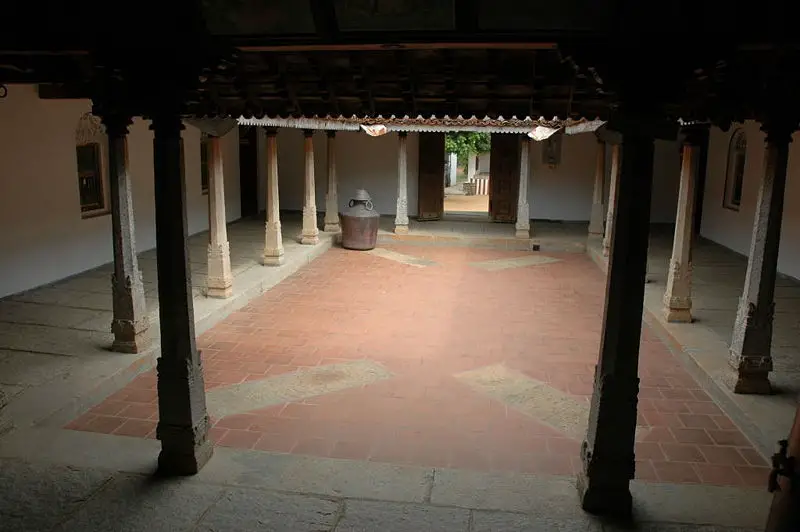 File:Tamil house inside view.jpg