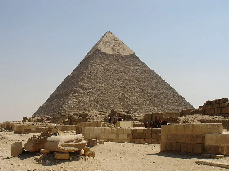 File:Khafre's Pyramid343.jpg