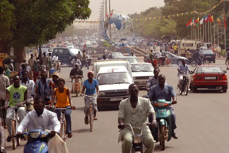 File:Ouagadougou place nations unies.JPG