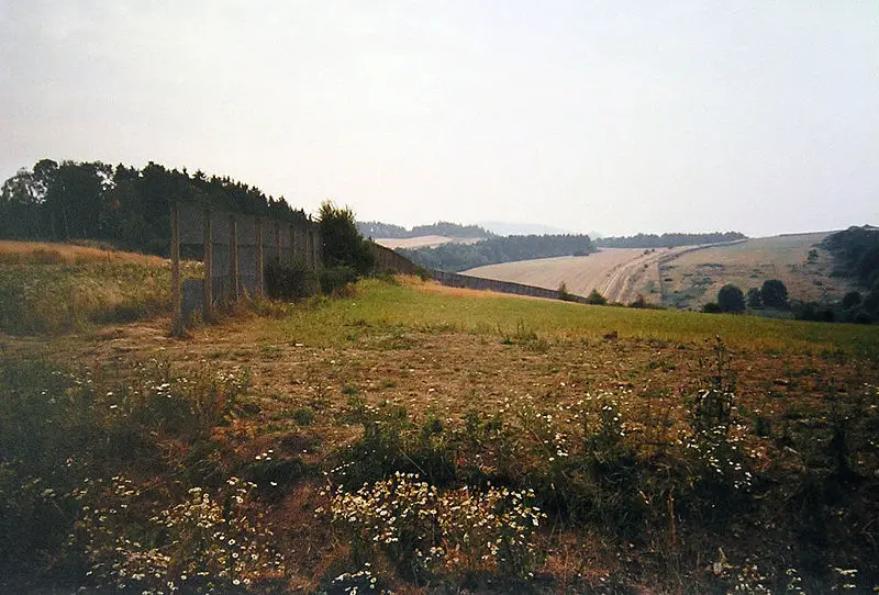 File:Curtain germany.jpg
