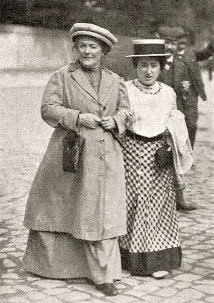 File:Zetkin luxemburg1910.jpg
