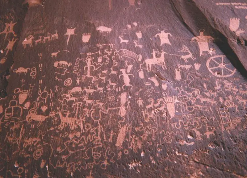File:Newspaper rock.jpg