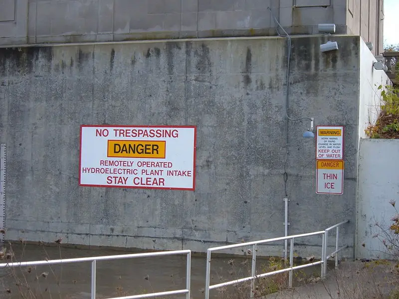 File:Hydro Warning.JPG