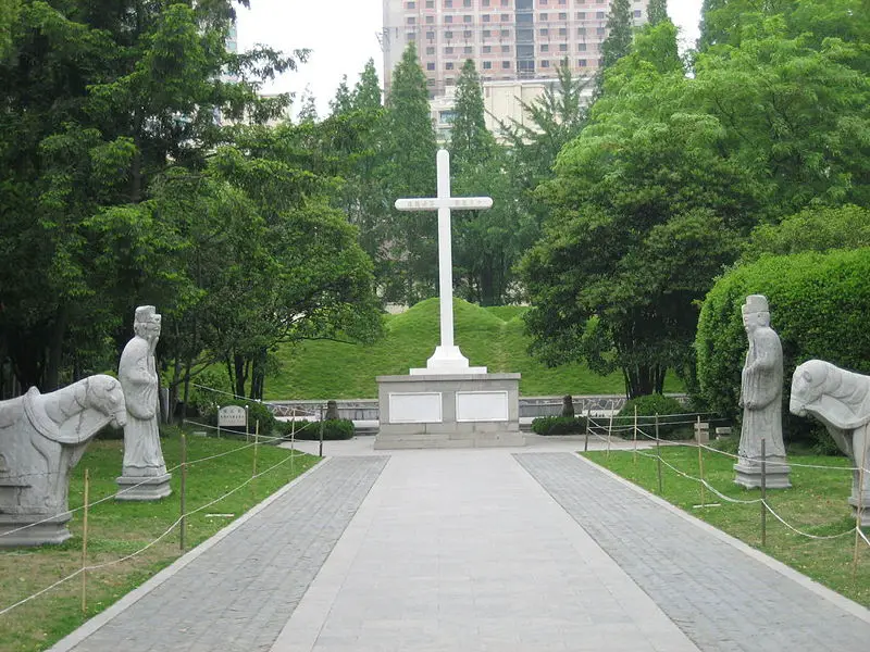 File:Tomb of Xu Guangqi.jpg