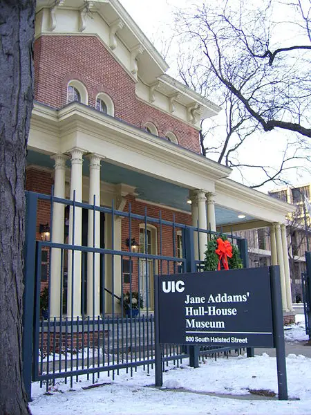 File:UIC Hull House.JPG