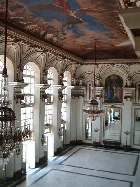File:Hvnapalacebllrm.jpg