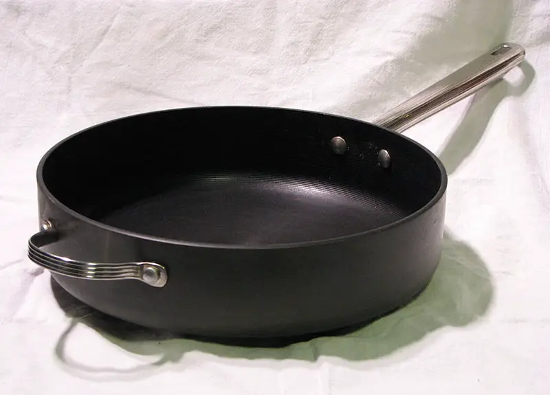 File:Circulon-anodized-aluminum.jpg