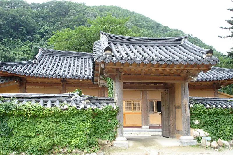 File:Sinheungsa sorak.jpg