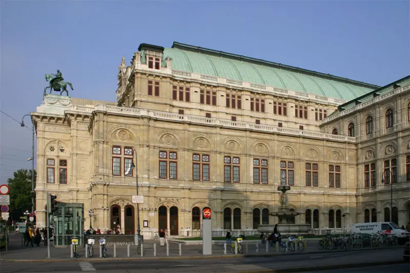 File:Wien Staatsoper.jpg