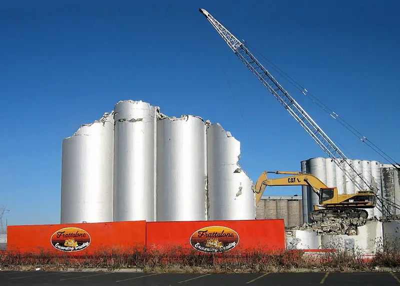 File:Grain elevator demo.JPG