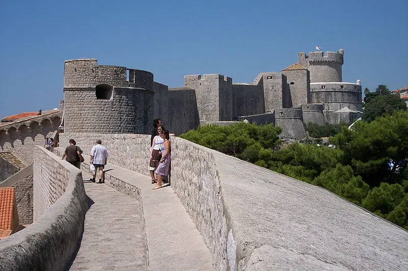 File:Walls of Dubrovnik.jpg