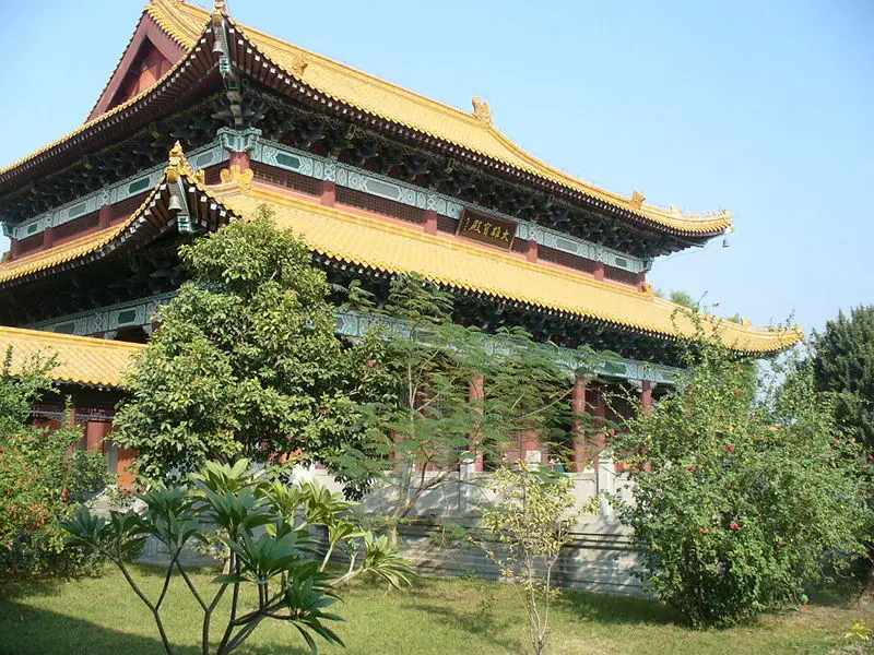 File:Chinese Maitreya Temple Lumbini.JPG