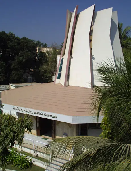 File:PundoleAgiaryUdvada.jpg