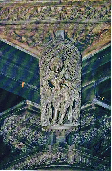 File:Belur shilabalika.jpg