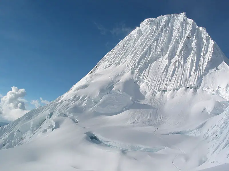 File:Alpamayo.jpg