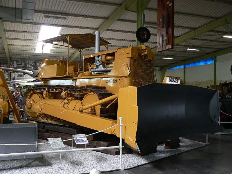 File:Caterpillar D9.JPG