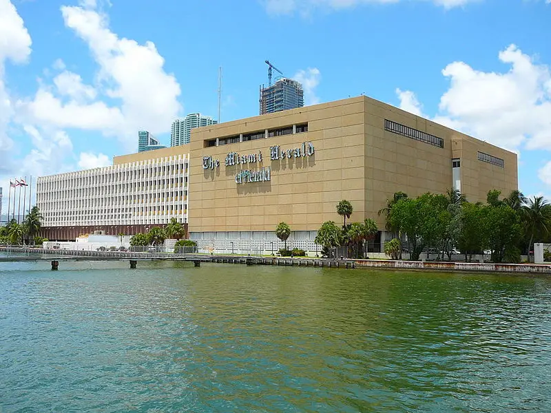 File:Miami Herald building.jpg