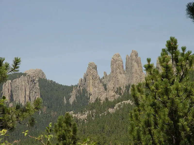 File:NeedlesCusterStatePark.jpg