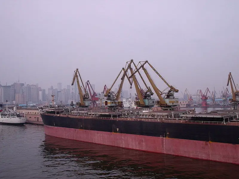 File:Dalian harbour.JPG