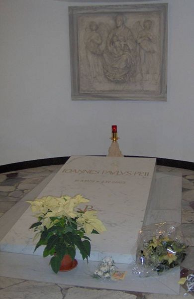 File:Johnpauliitomb.jpg
