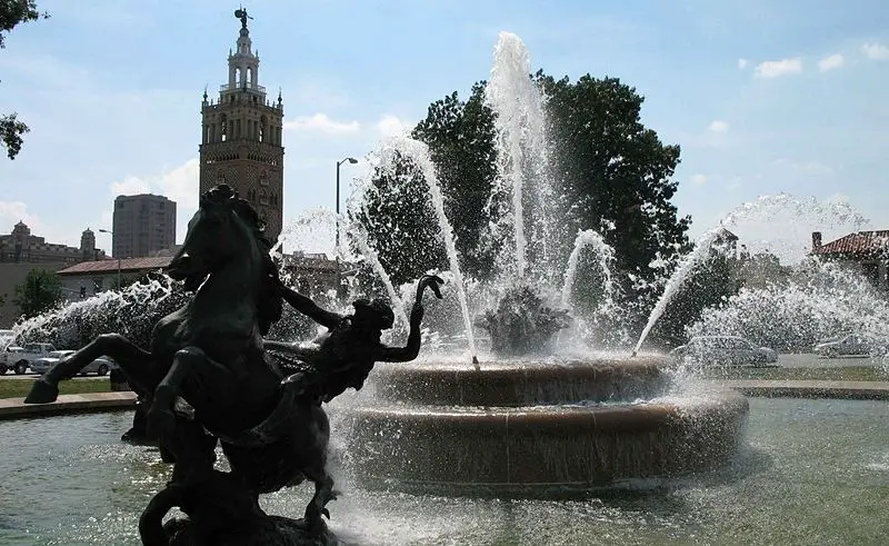 File:Kc-country-club-plaza.jpg