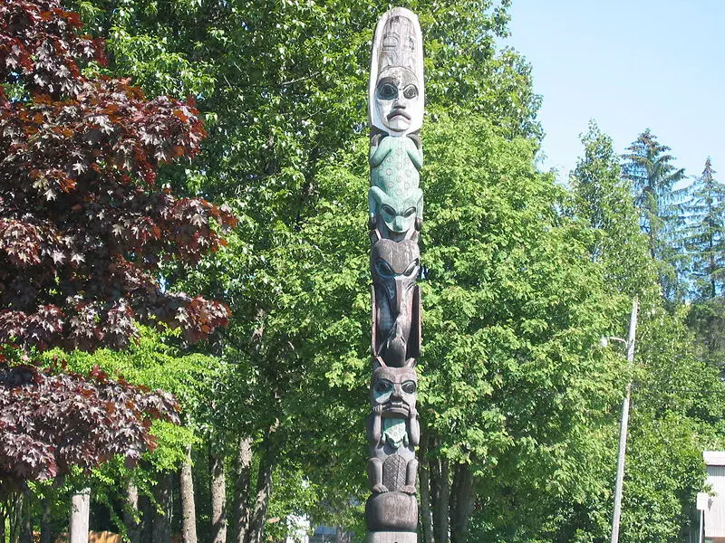 File:Wrangell Kiksadi Totem Pole.JPG