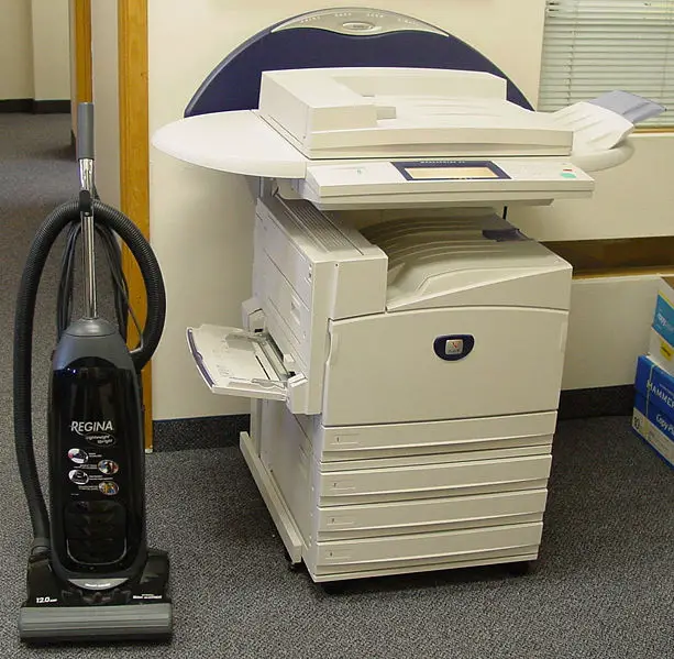 File:VacuumToCopier.jpg