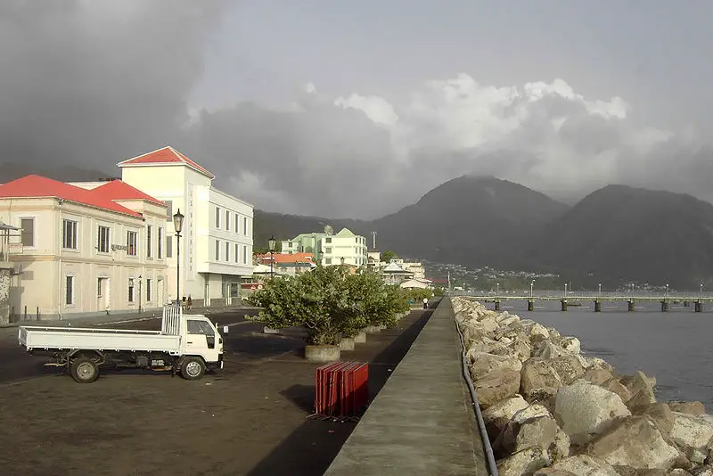 File:Roseau (Dominica).jpg
