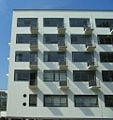 Bauhaus-Dessau Wohnheim Balkone.jpg