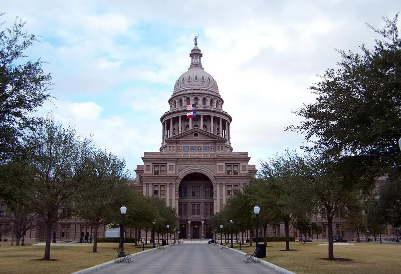 File:Texas capitol day.jpg