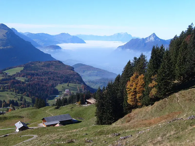File:Ibergeregg sea of fog.jpg