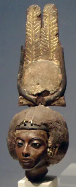 File:QueenTiy01-AltesMuseum-Berlin.png