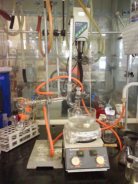 File:Semi-microscale distillation.jpg