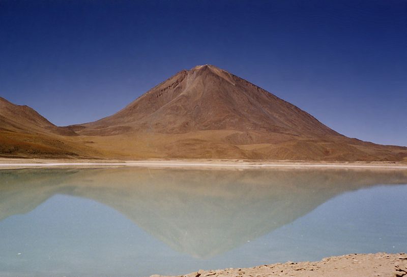 File:Licancabur.jpg