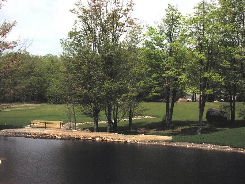 File:Fairway pond.jpg