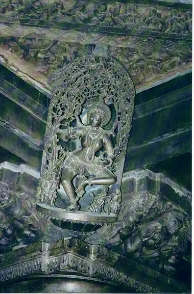 File:Belur shilabalika1.JPG