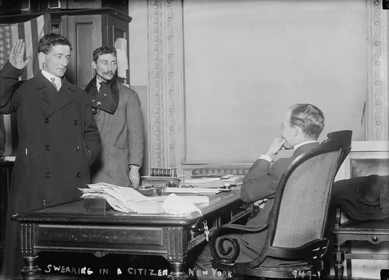File:Usnaturalization.jpg