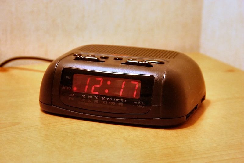 File:Digital-clock-radio-basic hf.jpg