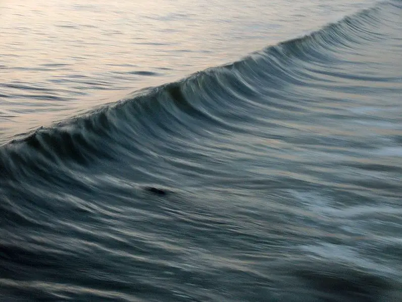 File:Manhattan beach wave.JPG