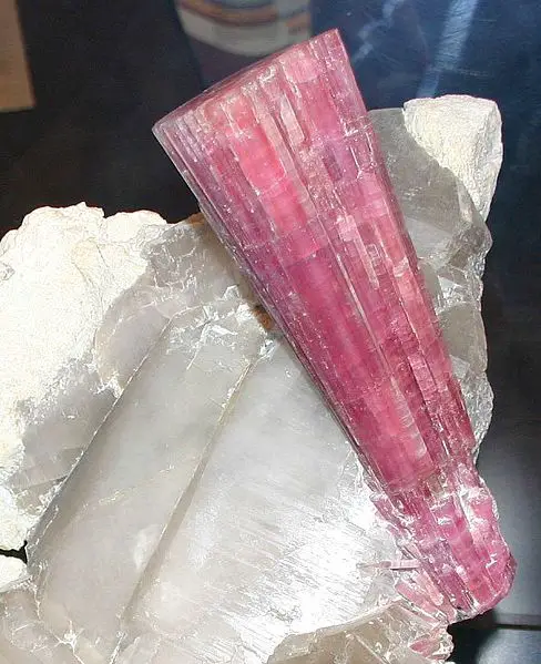 File:Tourmaline02.jpg