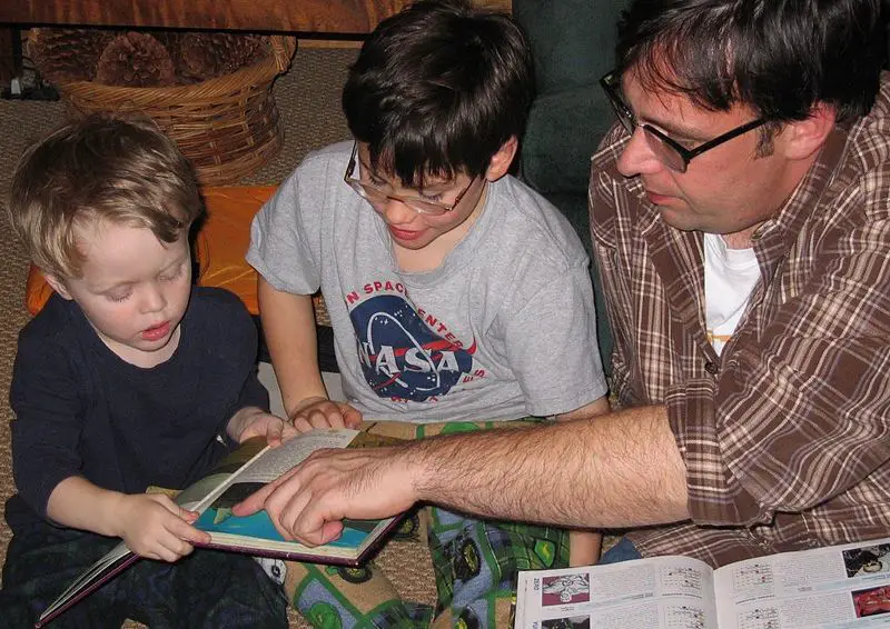 File:Family Reading Hour.jpg