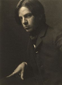 Alvin Langdon Coburn self-portrait, 1905.jpg