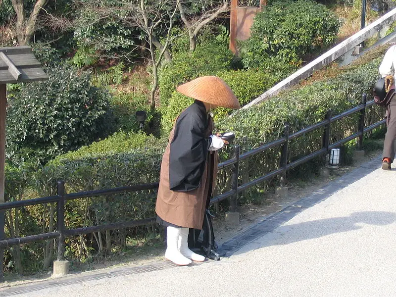 File:Japan monk black.jpg