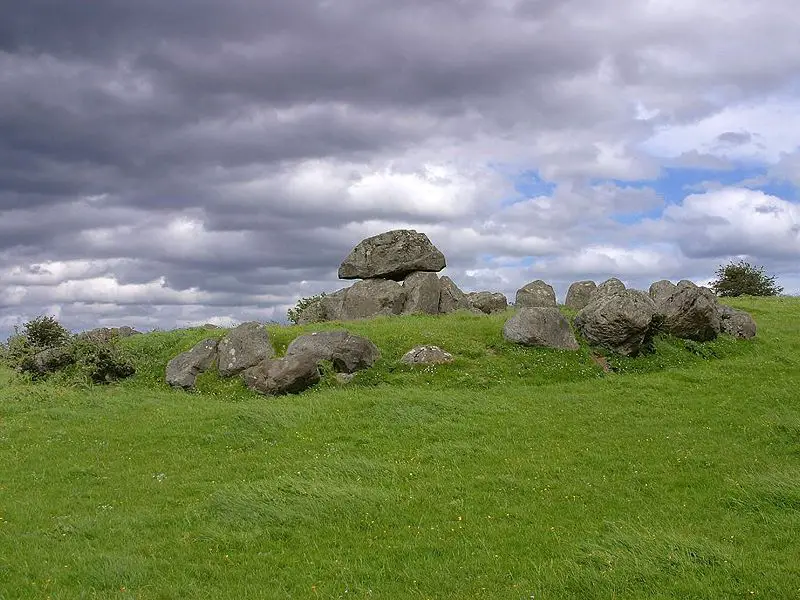 File:Carrowmore tomb, Ireland.jpg