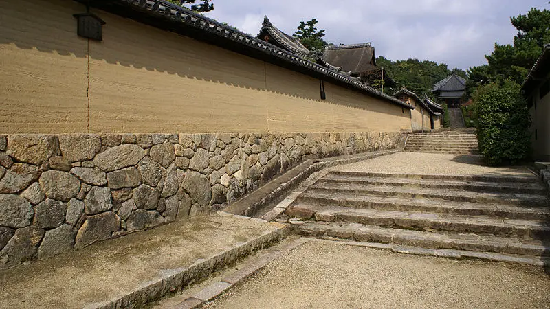 File:Horyu-ji20s3200.jpg