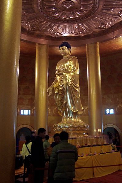 File:Emei summit buddha.JPG